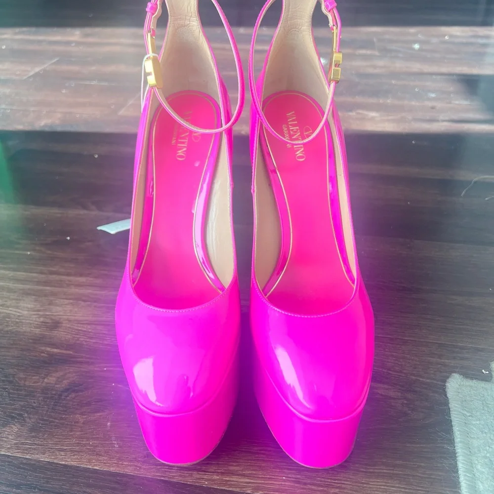 Valentino Platform Pump 2023 - Picture 2 of 5
